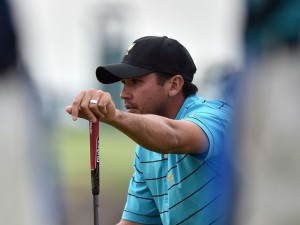 Jason Day of Australia lines up a putt on the 18th hole during the round three Foursome matches of the 2015 Presidents Cup at the Jack Nicklaus Golf Club in Incheon, west of Seoul, on October 10, 2015., Image: 261822689, License: Rights-managed, Restrictions: RESTRICTED TO EDITORIAL USE - STRICTLY NO COMMERCIAL USE, Model Release: no, Credit line: Profimedia, AFP