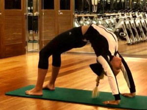 blogs-the-loop-blog-natalie-gulbis-yoga-0609