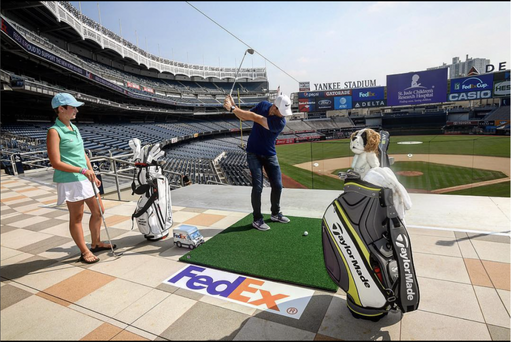 Rory McIlroy odpaloval na stadionu New York Yankees (Foto: Instagram)