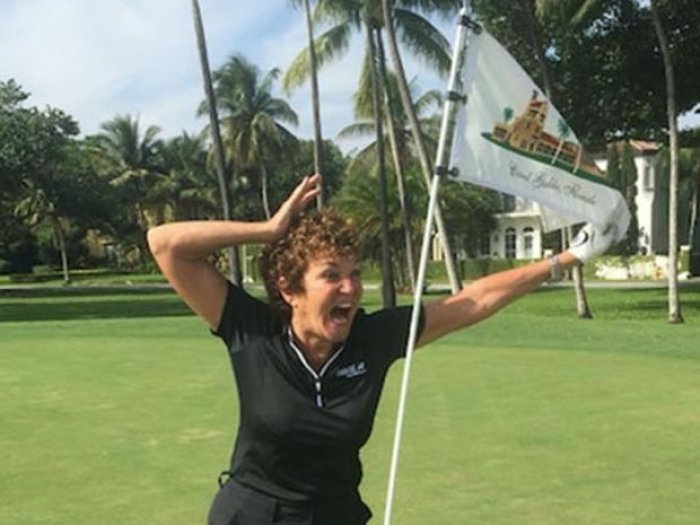 NEUVĚŘITELNÉ: Stařenka zahrála dvakrát hole in one!