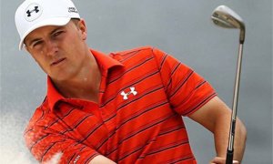 VIDEO: Spieth chipuje jako o život. K vidění i těsné rány