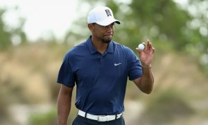 FARMERS INSURANCE: Tiger hraje s Dayem a Johnsonem