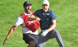 TÝDEN VE SVĚTĚ GOLFU: Spieth pobláznil diváky, ranou z písku vyhrál Travelers. Na Casa Sereně hořelo