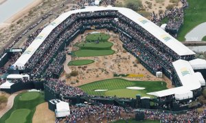 KOLOSEUM ve Phoenixu? To je nejdivočejší golfová PARTY na světě