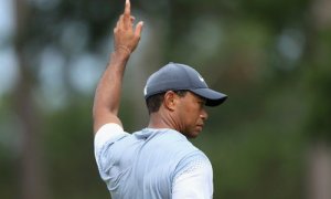 WOODS zářil a vylepšil osobní rekord, SIMPSON kráčí k titulu