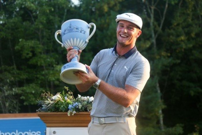 DeChambeau se podle očekávání odhlásil z Colonialu