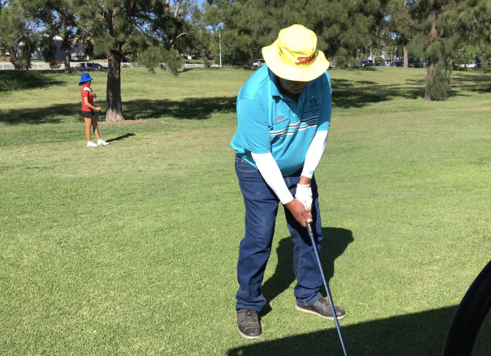 Zákaz modrých džín, symbol golfového konzervativismu