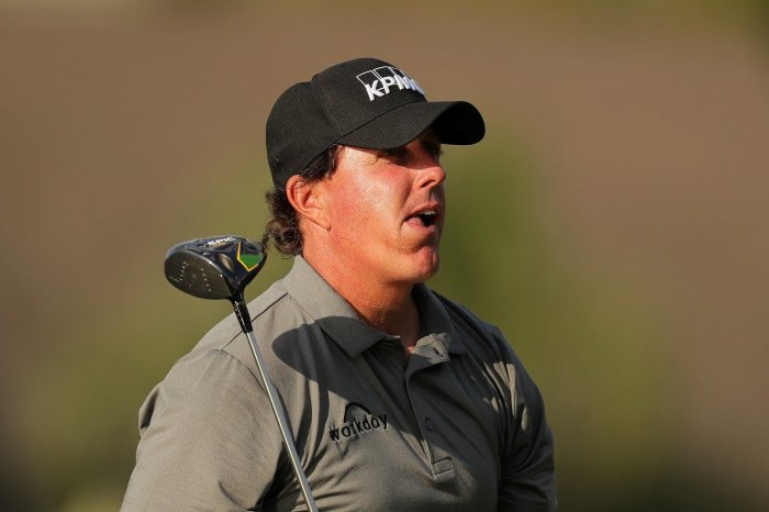 VIDEO: Mickelson nebyl daleko od esa. Na čtyřparu!