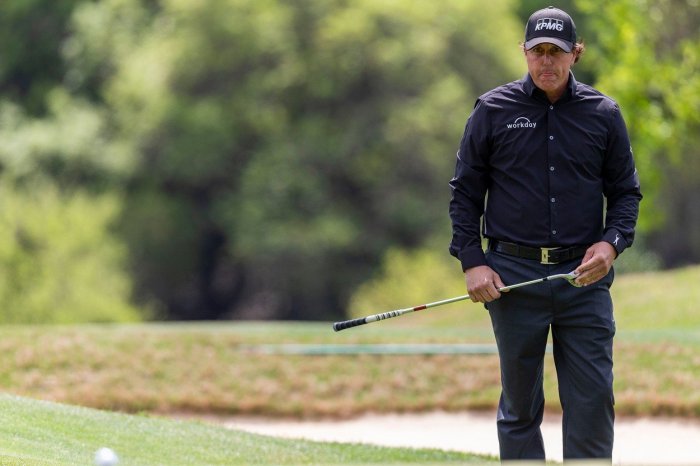 VIDEO: Mickelson už trénuje v Augustě. A vede si náramně