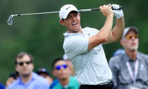 McIlroy v centru pozornosti. Oslavil třicáté narozeniny, bojuje o titul a golf si užívá