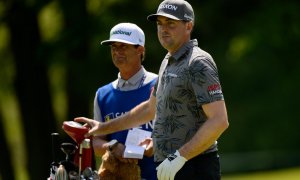 Bradley udržel vedení, Koepka si výjimečné kolo "pokazil" na poslední jamce