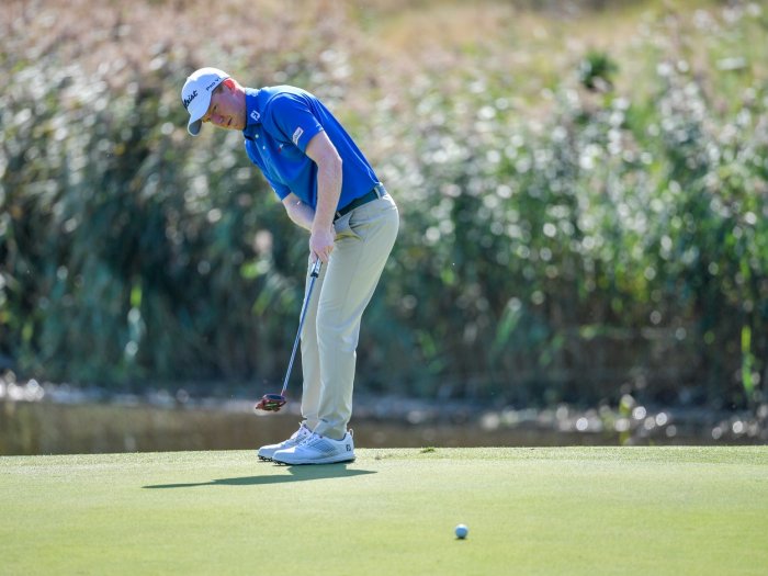 Místo auta par. Podívejte se, jak Moynihan přišel o hole-in-one