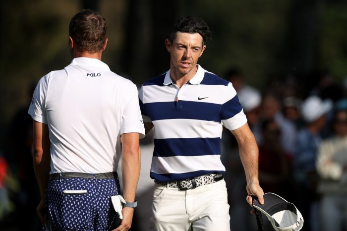 McIlroy před finále ztrácí na Thomase čtyři rány, Johnson pokazil závěr