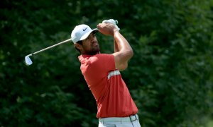 Finau udržel vedení, do víkendu se protlačili Woods i Koepka