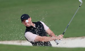 McIlroy začal v Abu Dhabi fantasticky, první kolo se nedohrálo