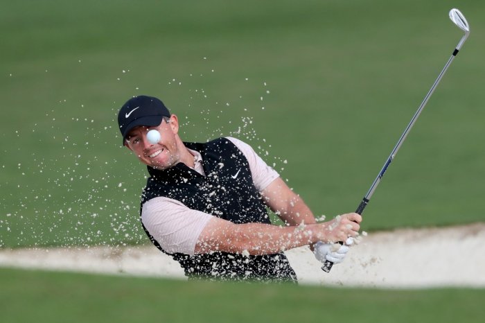 McIlroy začal v Abu Dhabi fantasticky, první kolo se nedohrálo