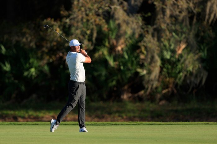 Koepka převzal otěže, Hovland selhal na poslední jamce