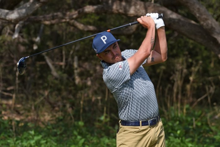 Fowler slaví, po rozhodnutí soudu si zahraje play-off FedEx Cupu