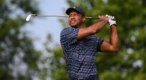 Woods začal skvěle, poté přišlo trápení. A navíc bolesti