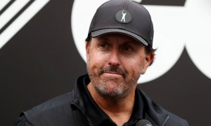 LIV Golf Invitational odstartovala v Londýně, vrátil se Mickelson. PGA Tour všechny hráče suspendovala