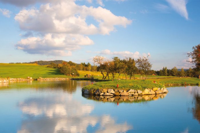 Cesta na Slapy je víc než jen cesta na golf