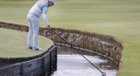 Mansell unikl na čtyři rány, McIlroy ztrácí dvojnásobek
