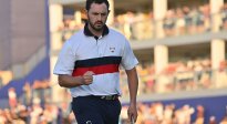 Pět je lepší než sedm. Američané ve fourballech zdramatizovali Ryder Cup