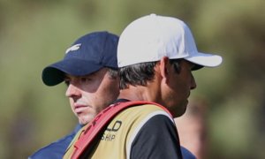 Jistý vítěz DP World Tour McIlroy se trápí, na Nicolaie Hojgaarda ztrácí deset ran