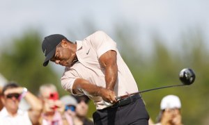 Woods odstartoval dobře, závěr úvodního kola Hero World Challenge se mu ale hrubě nevyvedl