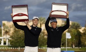 Popáté se na PNC Championship raduje Bernhard Langer, Woods s Charliem pátí