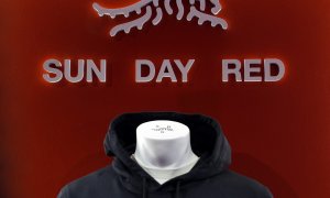 Značka Tigera Woodse odhalena. Sun Day Red nebude scházet už v tomto týdnu na Genesis Invitational