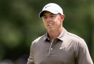 Po prvním kole Masters vede téměř bezchybný Rose. Senzačně se uvedl legendární Couples, McIlroy se odstřelil v závěru