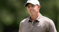 Po prvním kole Masters vede téměř bezchybný Rose. Senzačně se uvedl legendární Couples, McIlroy se odstřelil v závěru