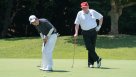 Oranžový Donald nedělá golfu zlatou službu