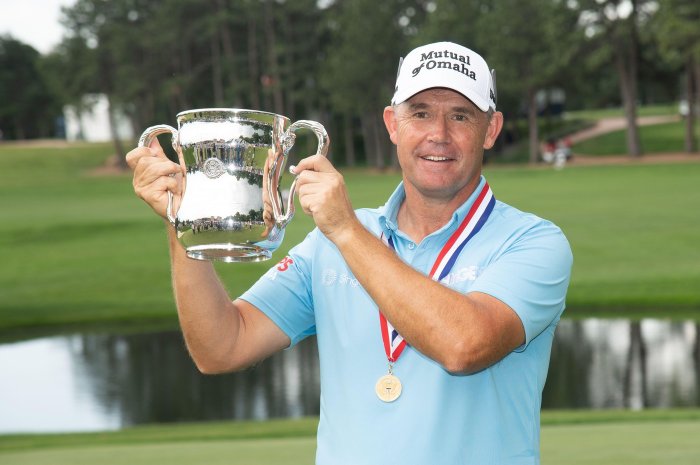 Jiménez znovu nebyl daleko. Podruhé ale U.S. Senior Open ovládl Harrington